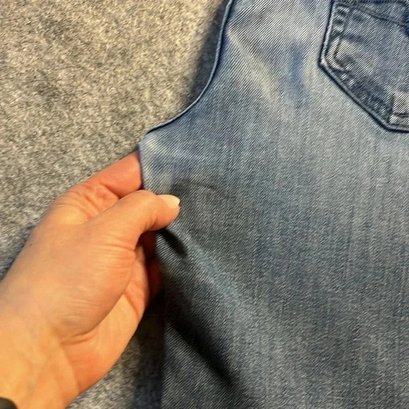 7 for all Mankind Roxanne Ankle Crop, Medium Wash. 27*26. - Picture 7 of 11